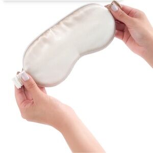 Brand new Blissy pure silk sleep mask